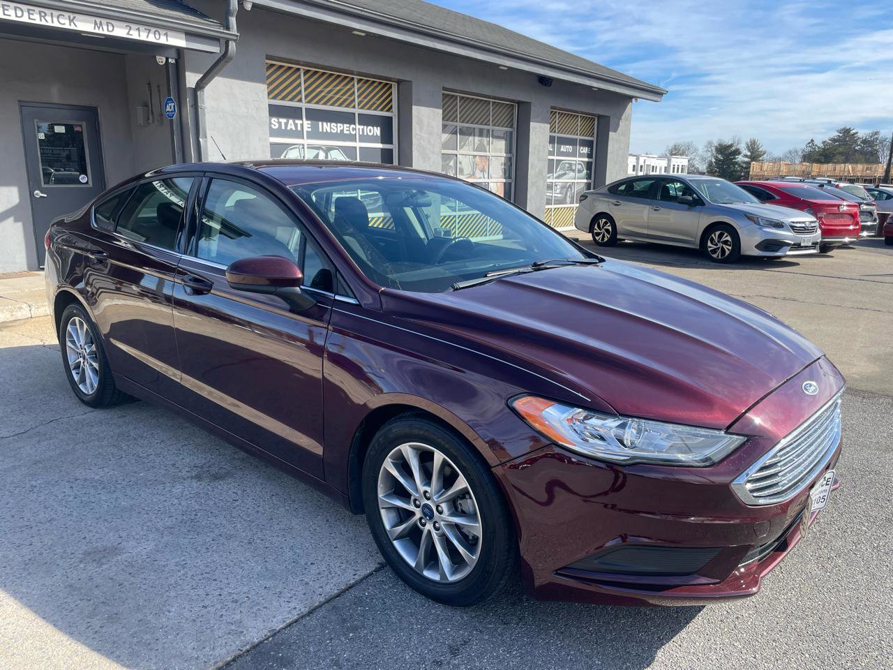 Used 2017 Ford Fusion SE w/ Fusion SE Technology Package image 18