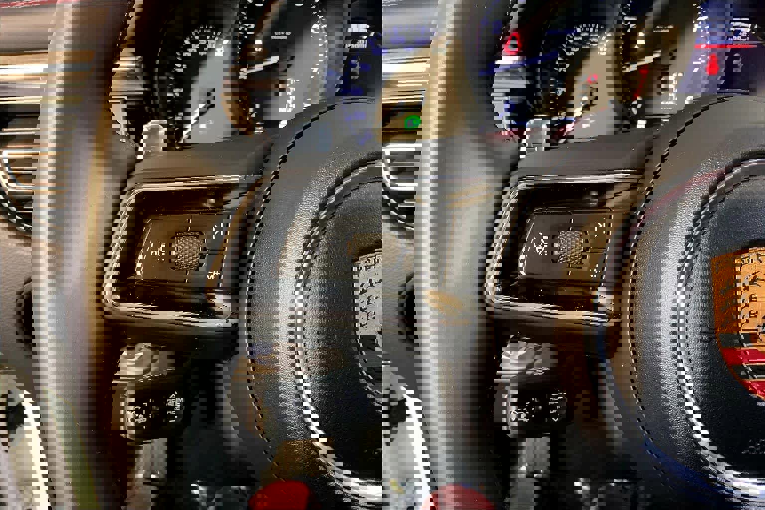 Used 2025 Porsche Macan image 27