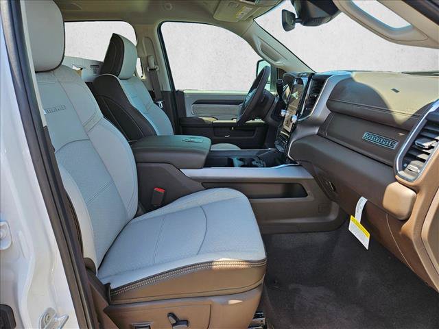 New 2026 RAM 2500 Laramie AWD/4WD image 15