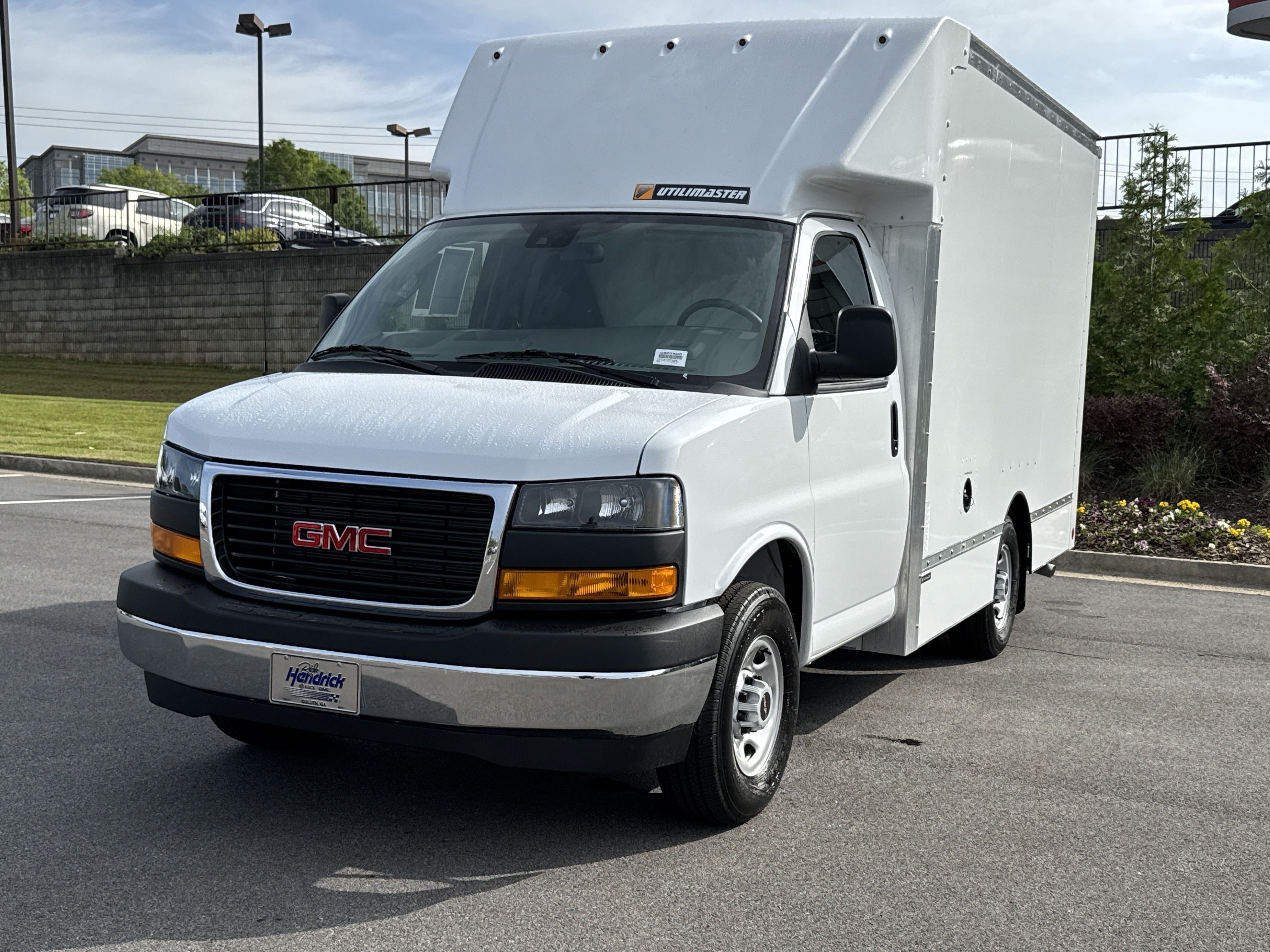 New 2025 GMC Savana 3500 w/ Power Convenience Package RWD image 5