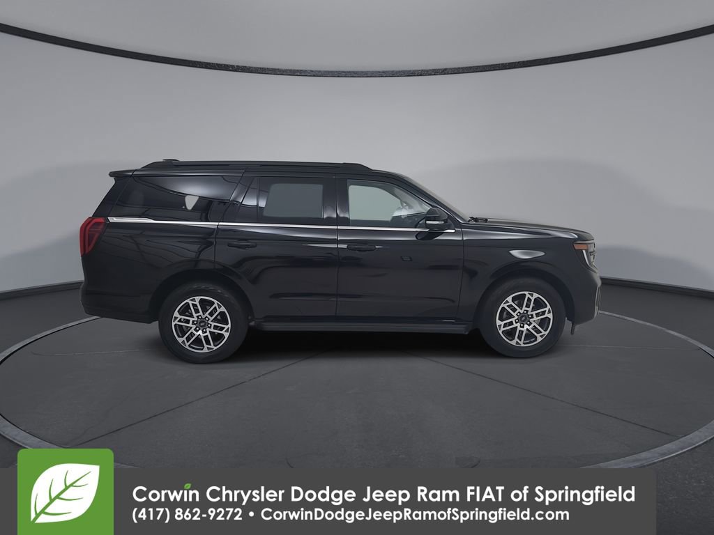 Used 2025 Ford Expedition Active AWD/4WD image 17