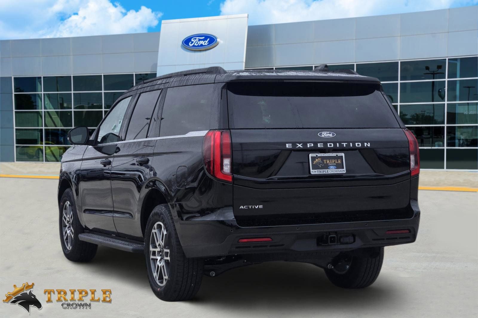 New 2026 Ford Expedition Active image 4