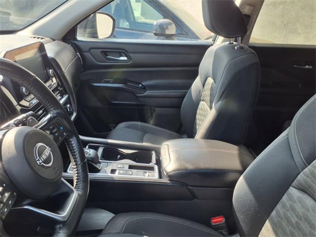 Used 2022 Nissan Pathfinder SV image 12