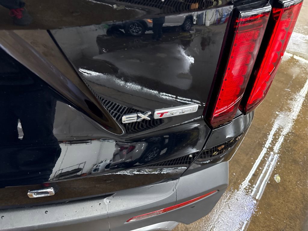 Used 2021 Kia Sorento EX w/ EX AWD X-Line Package image 15