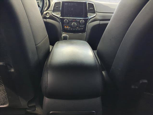Used 2019 Jeep Grand Cherokee Laredo w/ Laredo X Package image 15