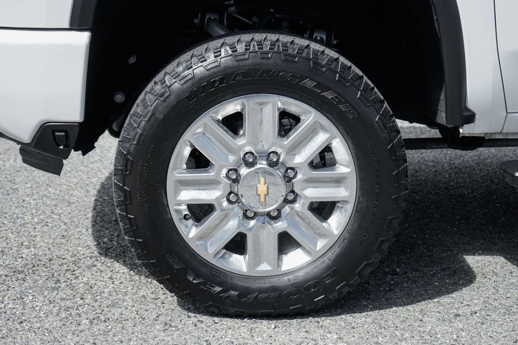 Used 2024 Chevrolet Silverado 2500 High Country w/ High Country Premium Package image 46