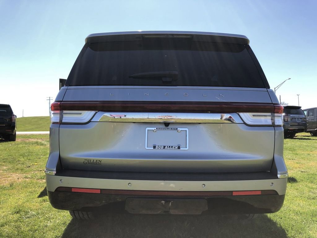 Used 2023 Lincoln Navigator Reserve AWD/4WD image 11