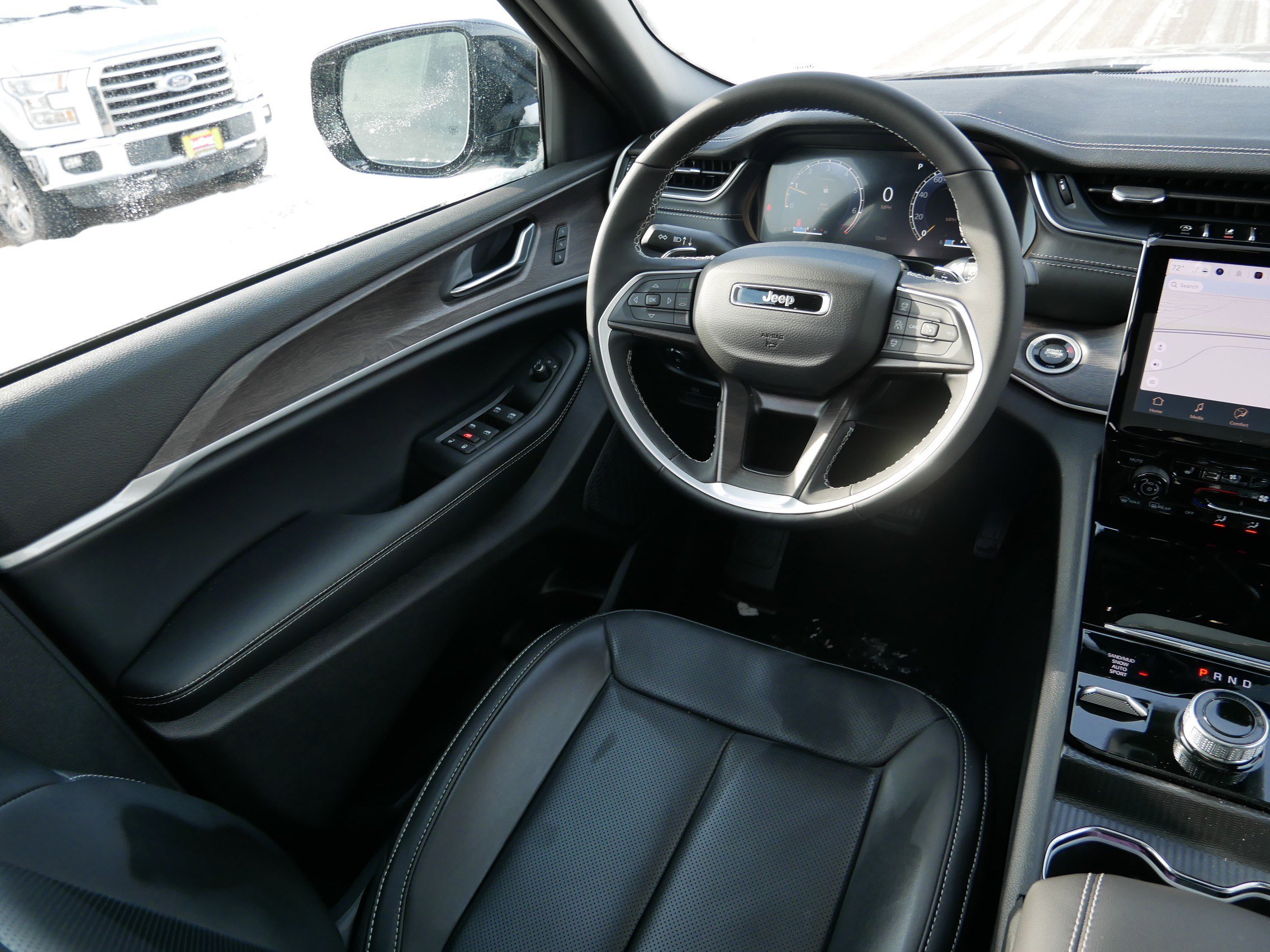 New 2025 Jeep Grand Cherokee L Limited image 9