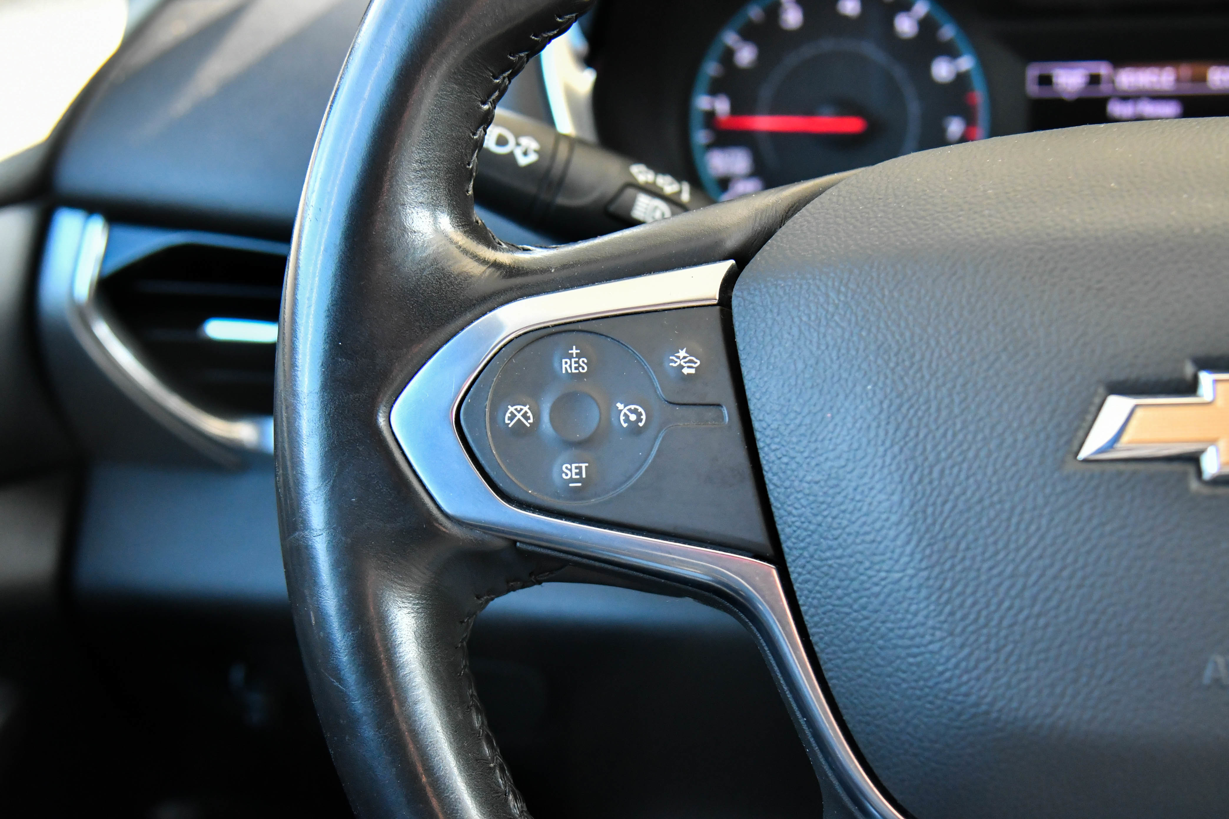 Used 2022 Chevrolet Traverse LT image 29