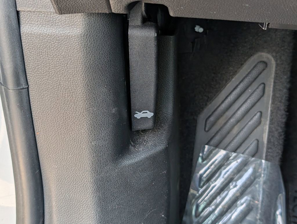 Used 2019 Buick Encore Essence w/ Safety Package II image 26