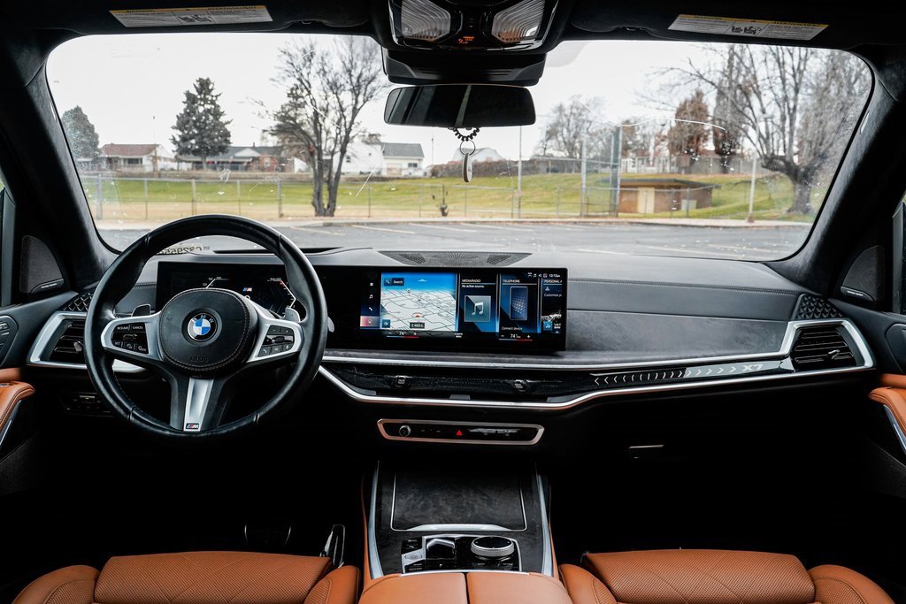 Used 2023 BMW X7 xDrive40i w/ M Sport Package image 11