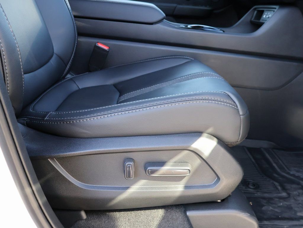 Certified 2025 Honda Pilot Touring image 10