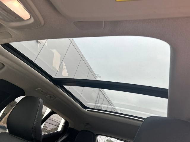 Certified 2025 Volvo XC40 B5 Core AWD/4WD image 29