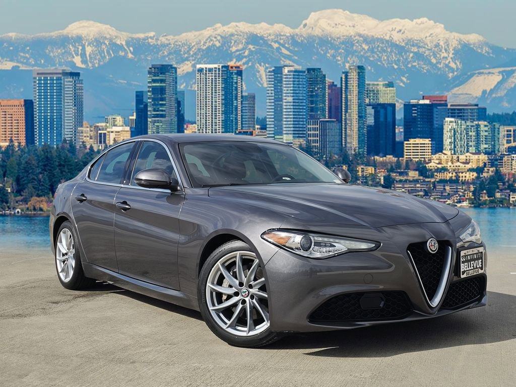 Used 2019 Alfa Romeo Giulia image 1