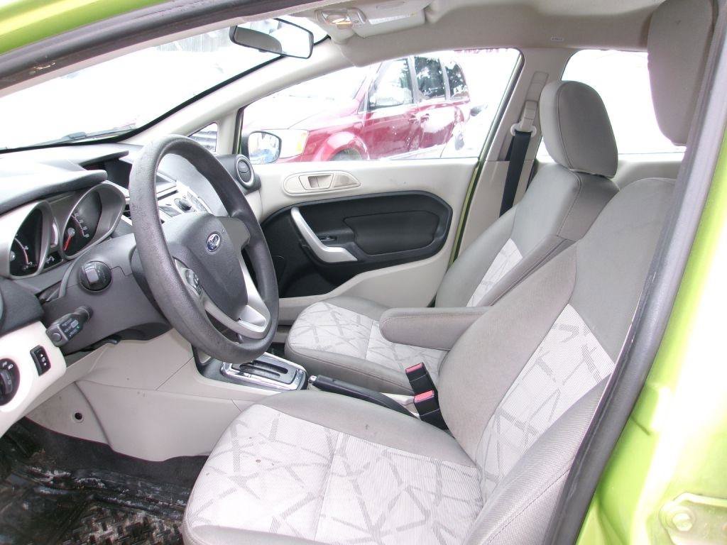 Used 2012 Ford Fiesta SE image 7