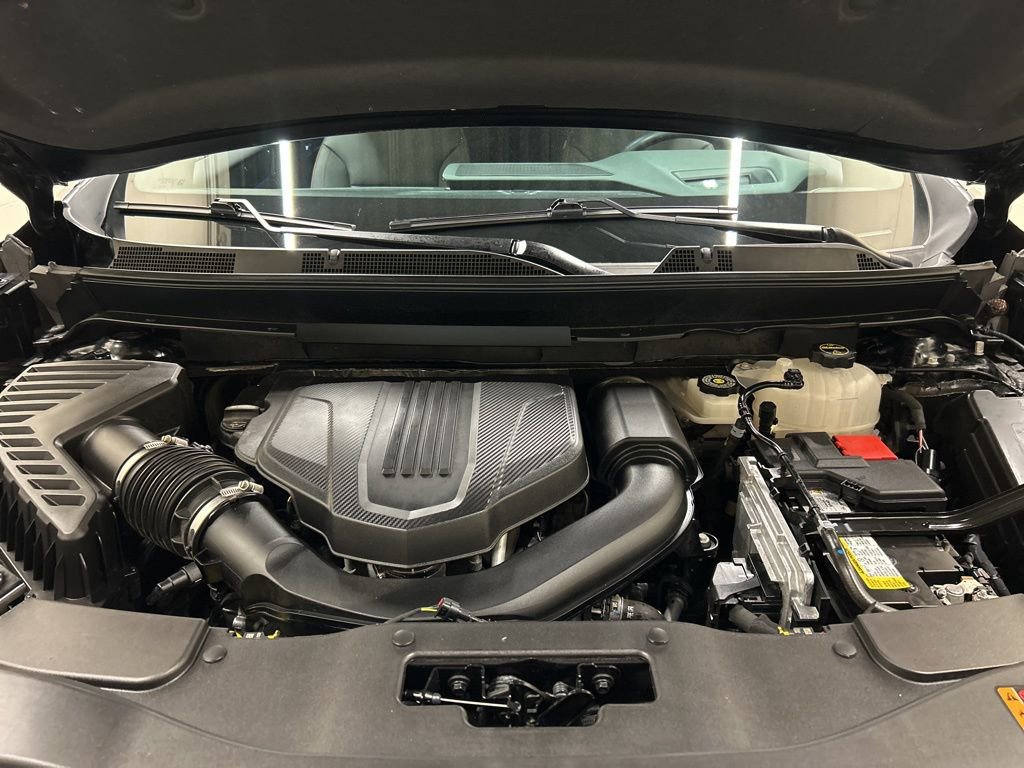 Used 2024 GMC Acadia AT4 w/ Luxury Package image 18