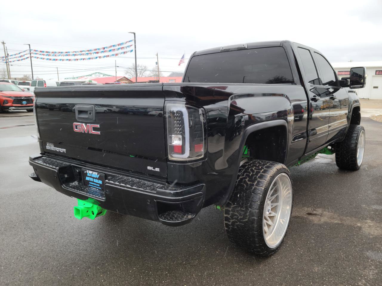 Used 2015 GMC Sierra 2500 SLE w/ SLE Preferred Package image 4