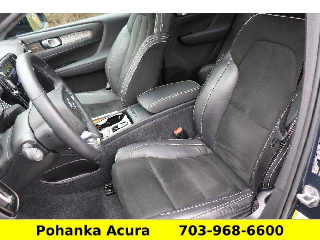 Used 2022 Volvo XC40 T5 R-Design w/ Advanced Package image 27