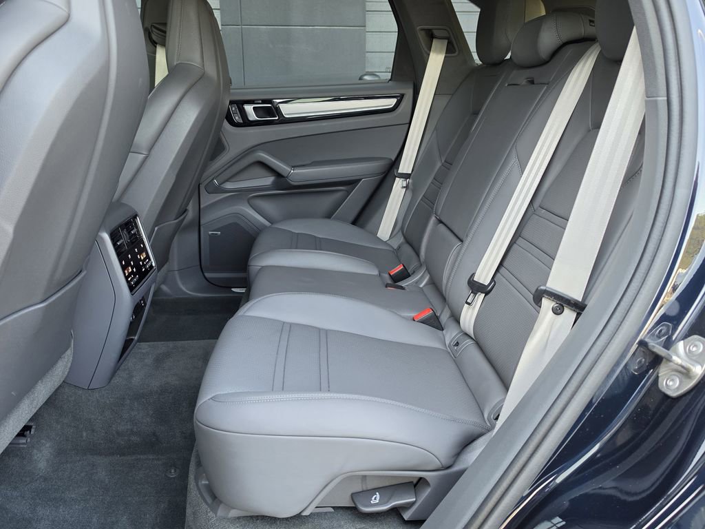Certified 2023 Porsche Cayenne image 17