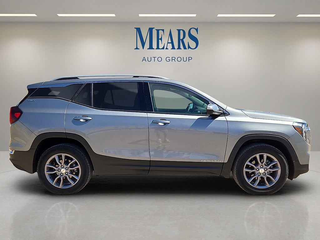 Used 2024 GMC Terrain SLT image 6