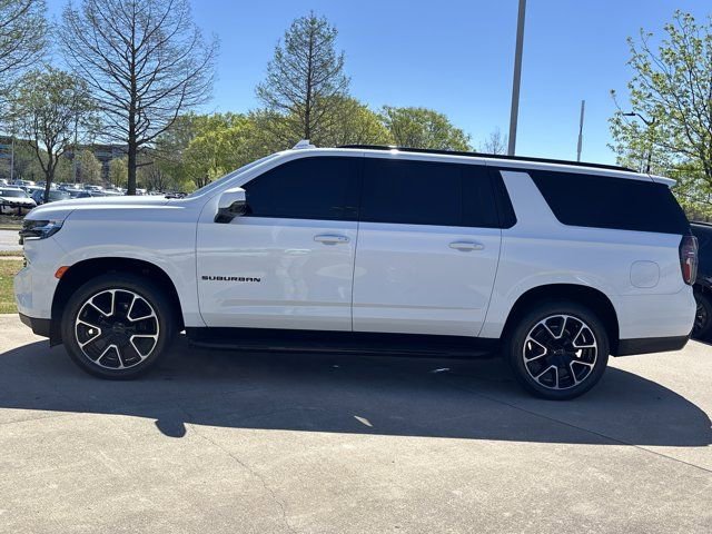 Used 2023 Chevrolet Suburban RST w/ Luxury Package image 11