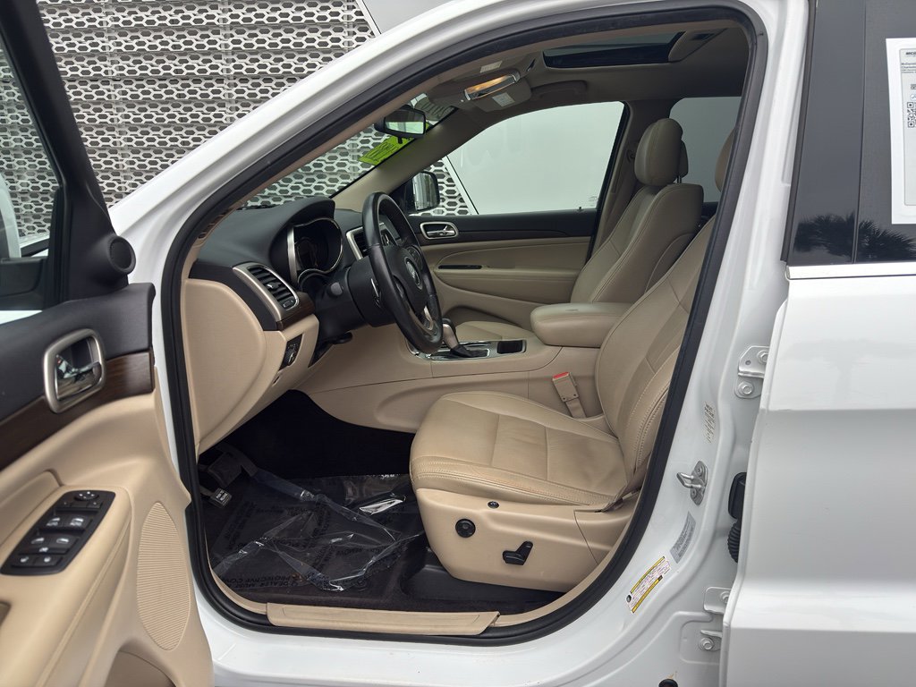 Used 2016 Jeep Grand Cherokee Laredo w/ Quick Order Package 23E image 14