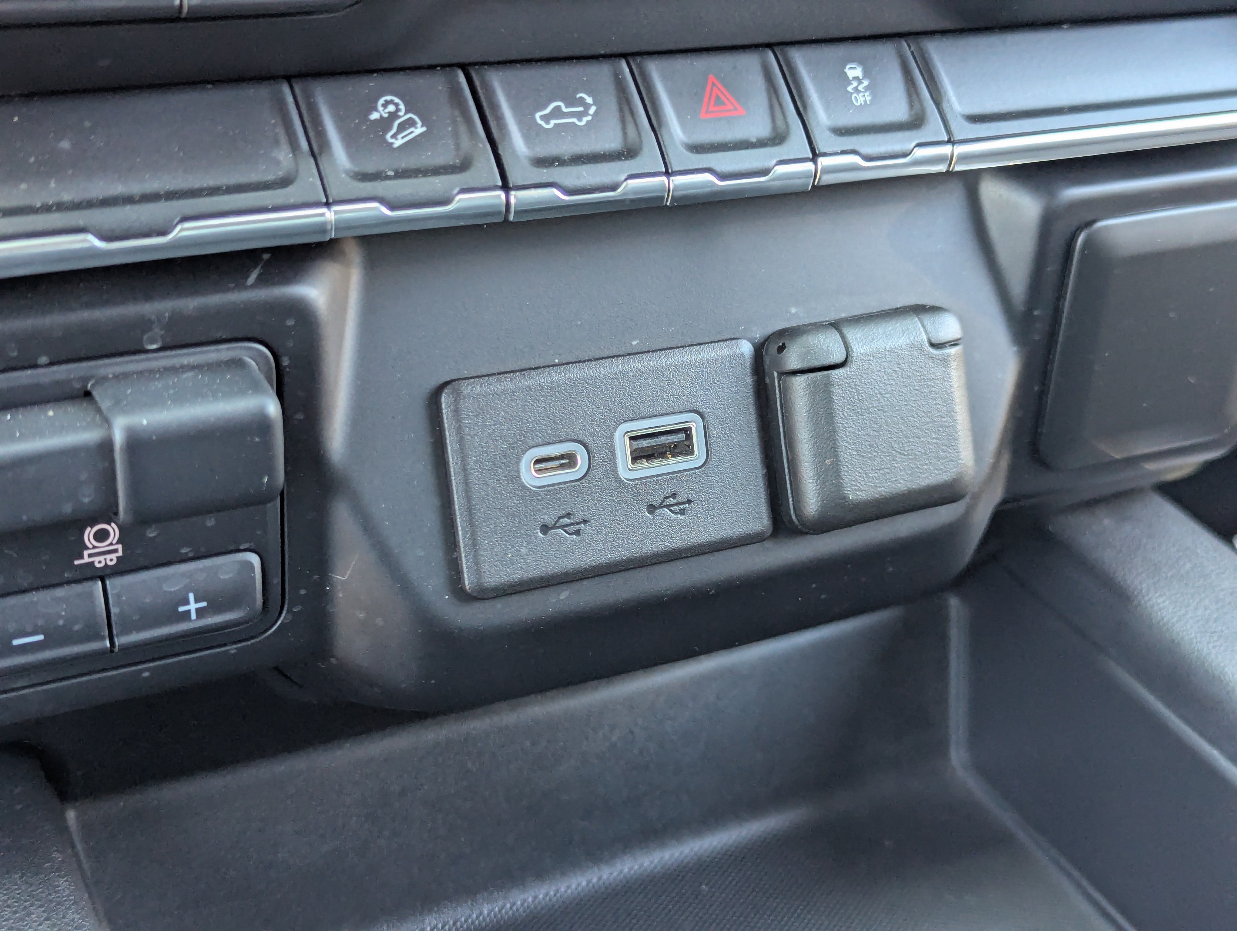 Used 2021 Chevrolet Silverado 1500 LT Trail Boss w/ Bed Protection Package AWD/4WD image 28