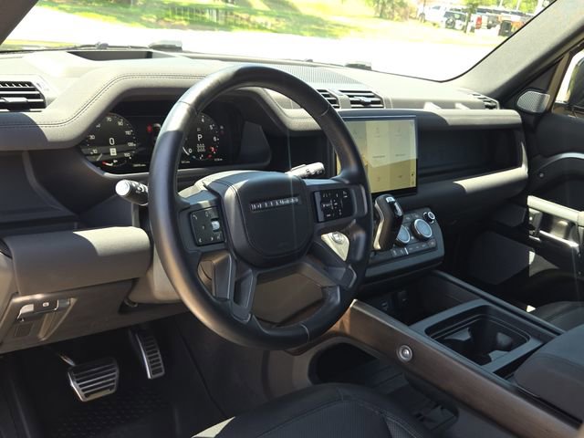 Used 2023 Land Rover Defender 130 X image 16