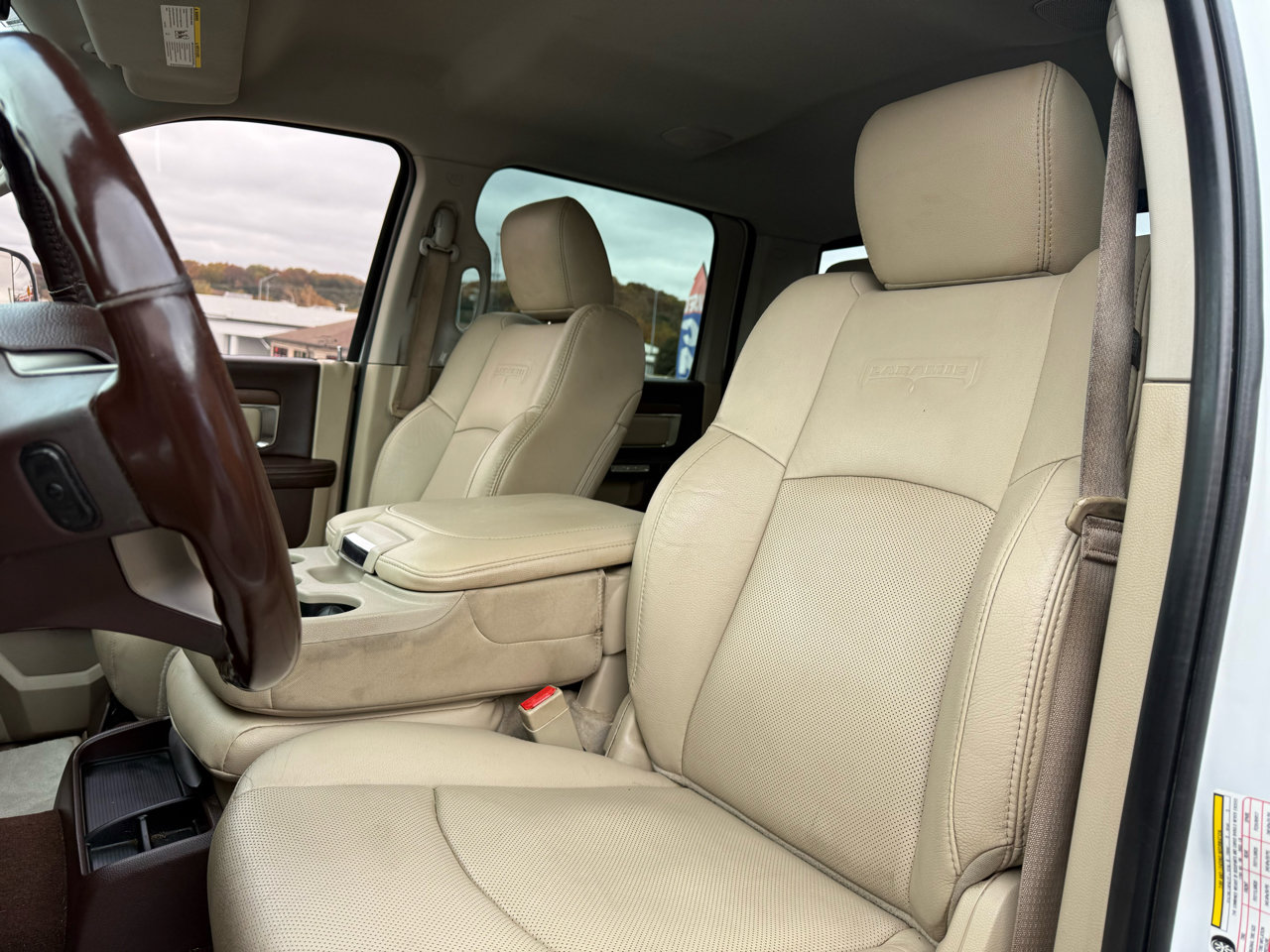 Used 2015 RAM 3500 Laramie w/ Convenience Group image 21