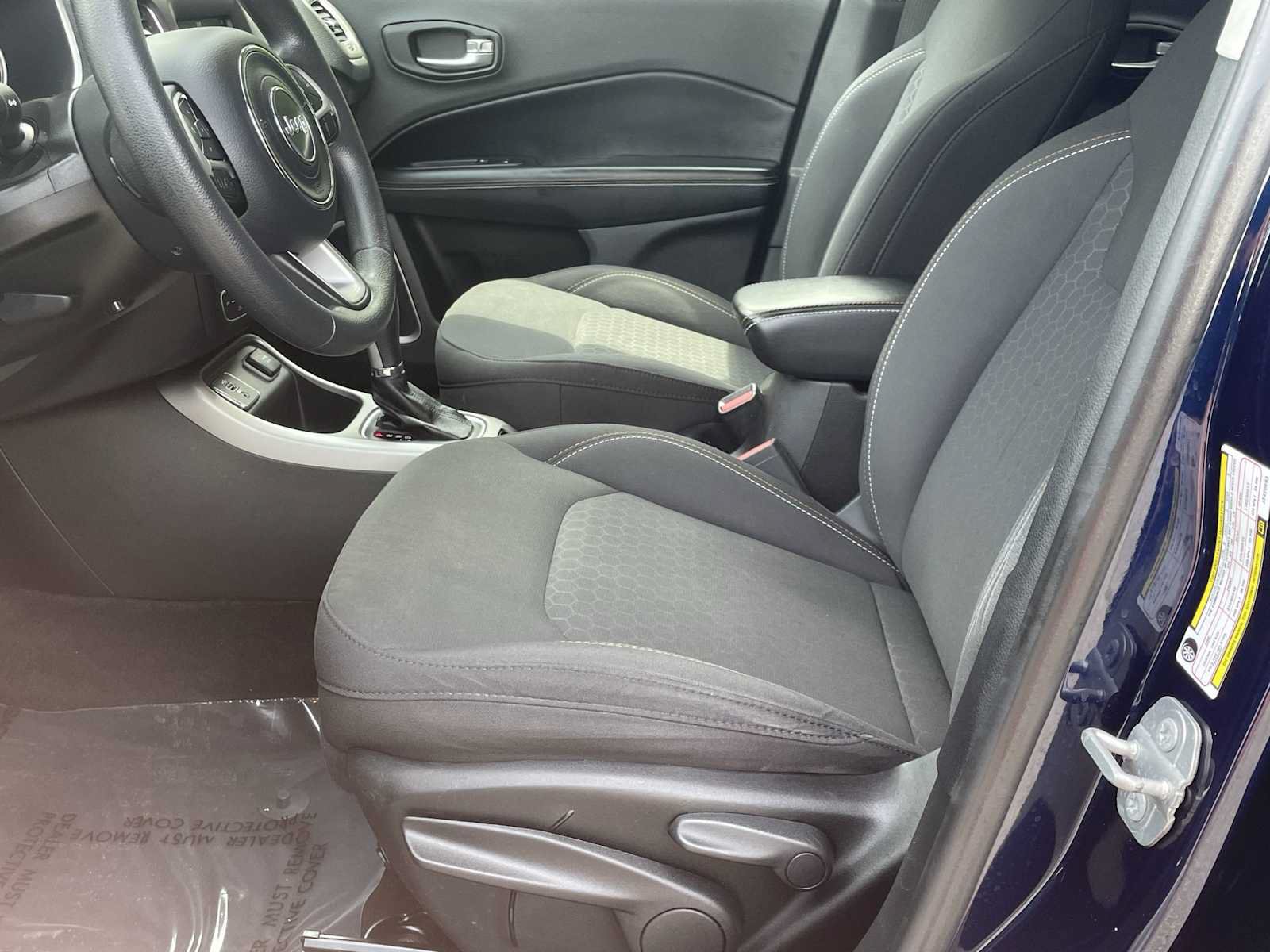 Used 2018 Jeep Compass Sport w/ Tech Group FWD image 10