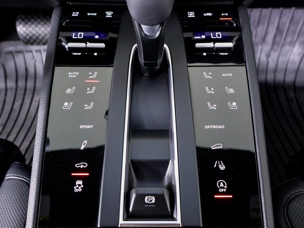 New 2025 Porsche Macan S image 18