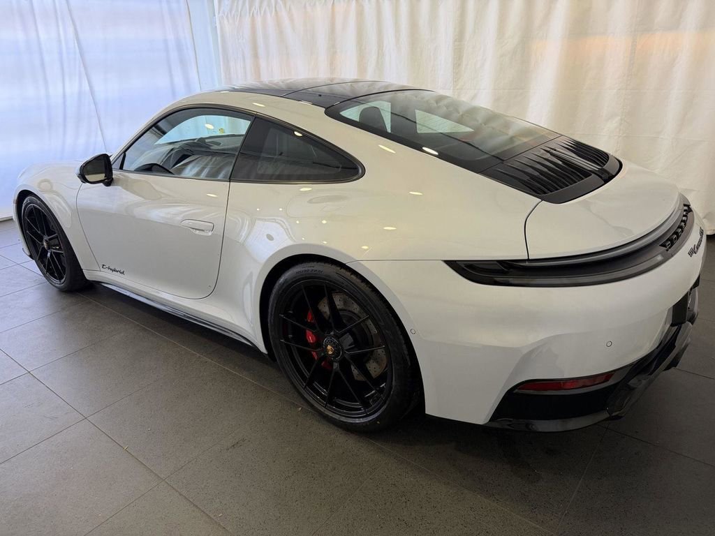 New 2026 Porsche 911 Carrera GTS RWD image 3