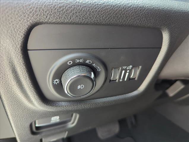 Used 2025 Jeep Grand Cherokee Limited RWD image 27