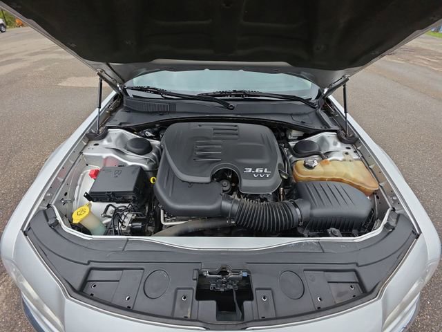 Used 2012 Chrysler 300 RWD image 26