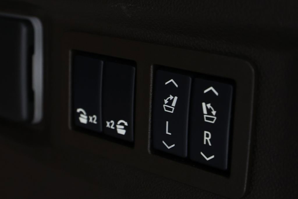 Used 2024 GMC Yukon Denali w/ Denali Reserve Package AWD/4WD image 14