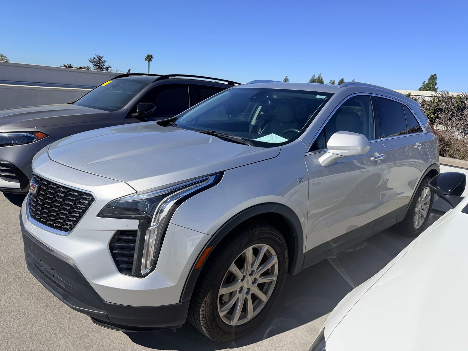 Used 2019 Cadillac XT4 Luxury w/ Cold Weather Package image 1