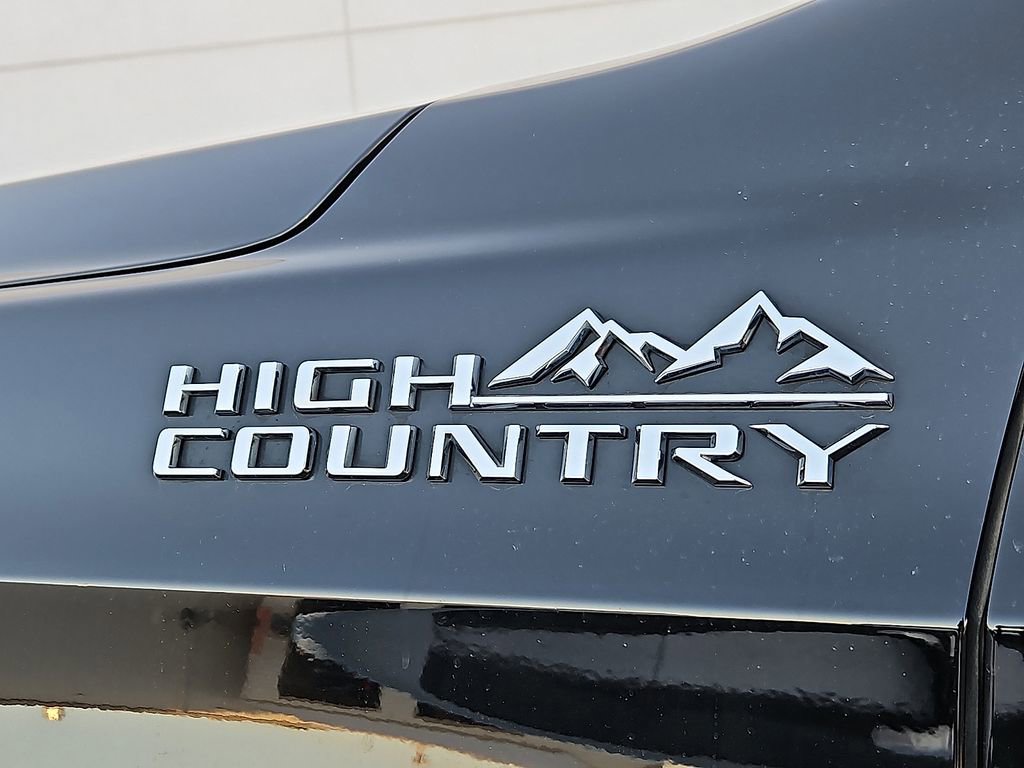 Used 2022 Chevrolet Tahoe High Country image 14