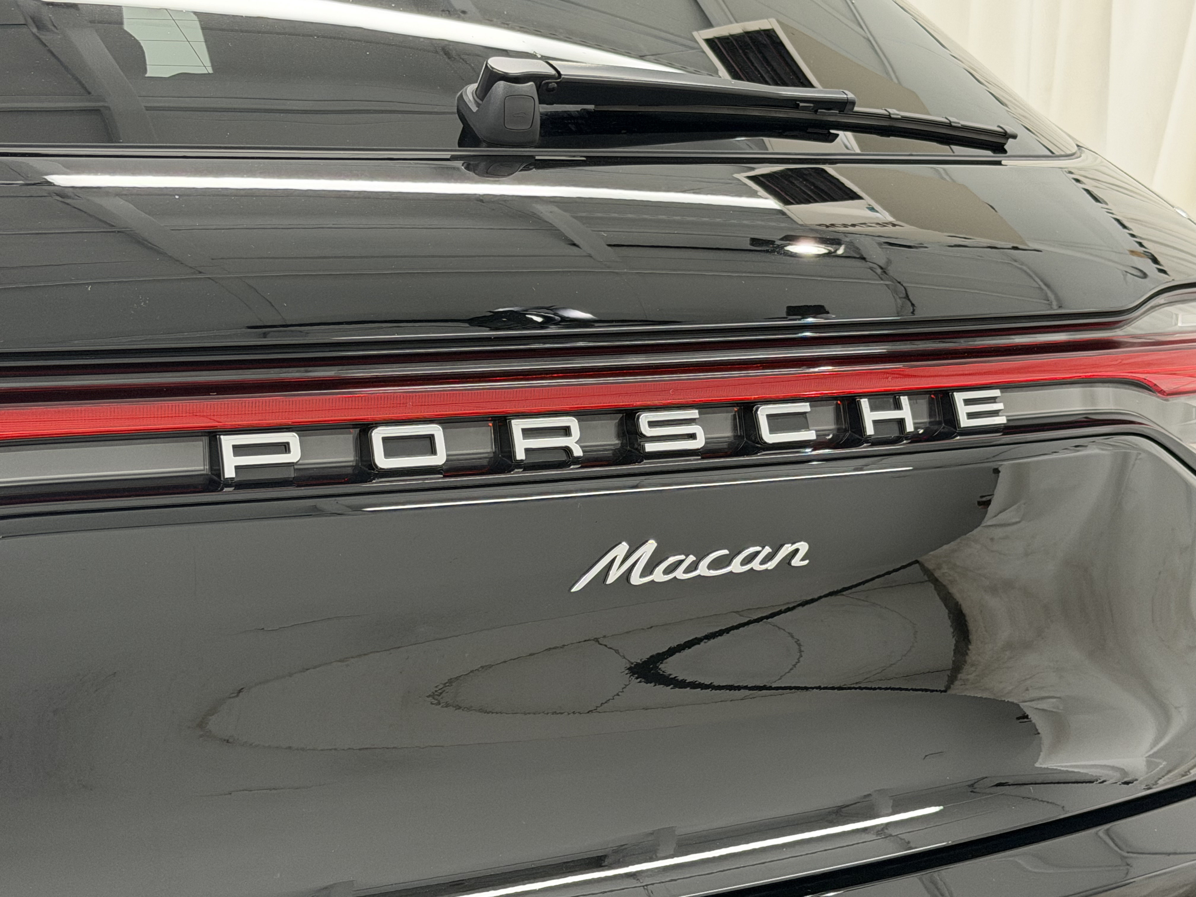 Certified 2026 Porsche Macan AWD/4WD image 61