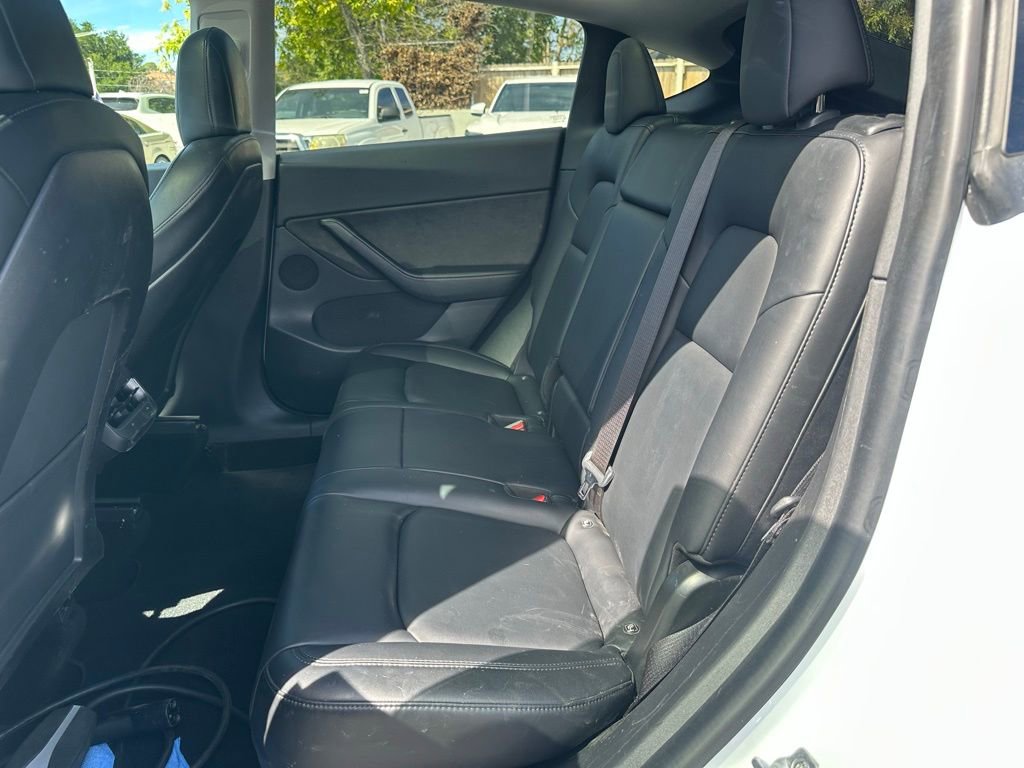 Used 2021 Tesla Model Y Long Range image 9