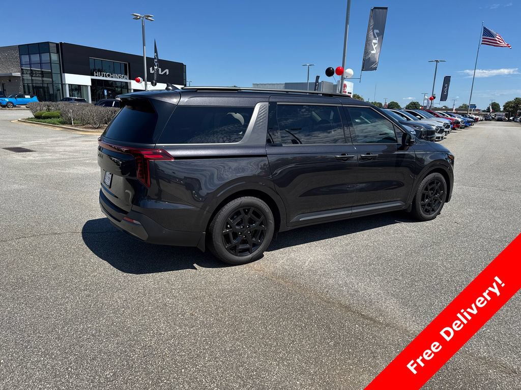 New 2025 Kia Carnival SX Prestige FWD image 3