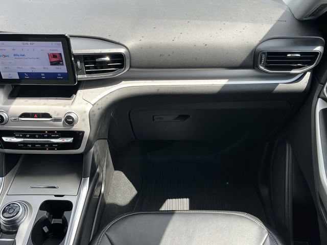 Used 2023 Ford Explorer XLT w/ Equipment Group 202A AWD/4WD image 19