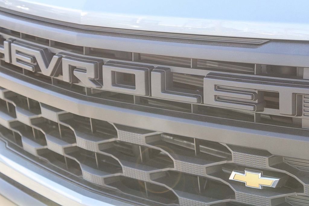 Used 2025 Chevrolet Silverado 1500 W/T image 9