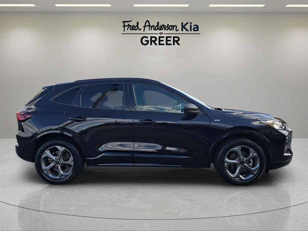 Used 2023 Ford Escape ST-Line image 2