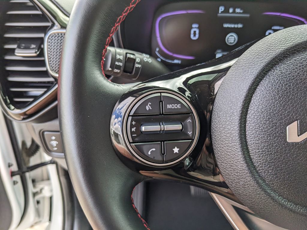 Certified 2025 Kia Soul GT-Line w/ GT-Line Technology Package image 30
