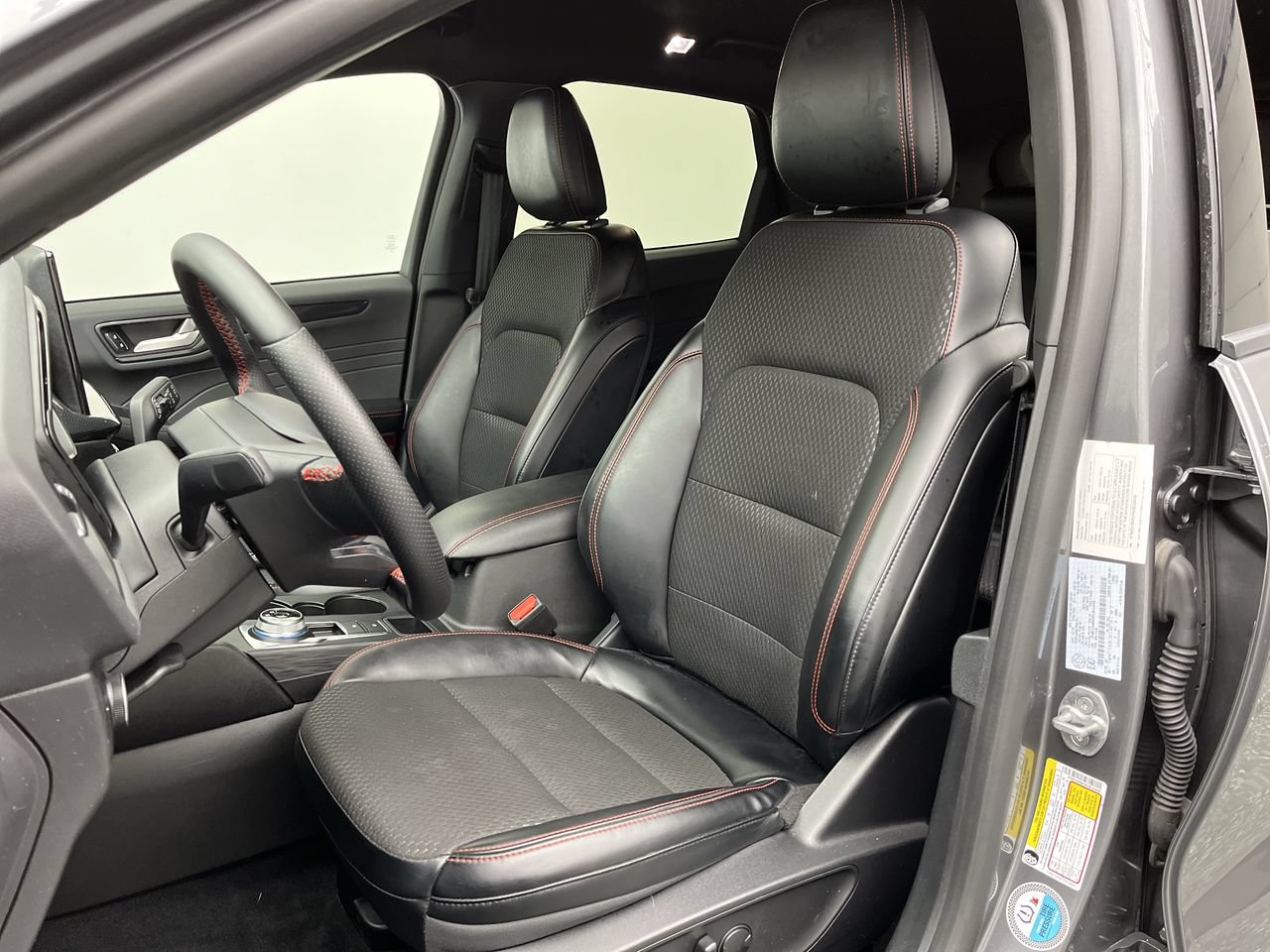 Used 2024 Ford Escape ST-Line w/ Tech Pack #1 AWD/4WD image 10