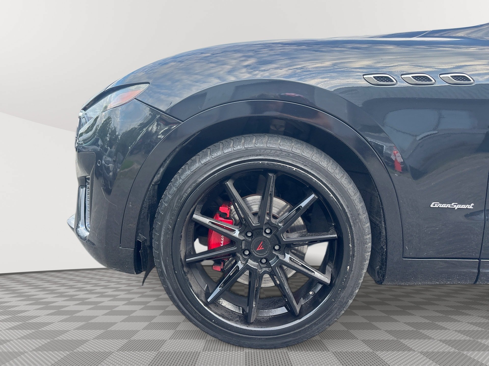 Used 2019 Maserati Levante GranSport AWD/4WD image 19