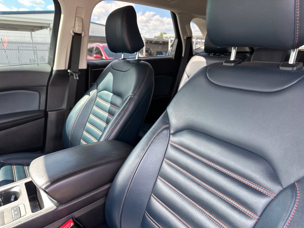 Used 2023 Ford Edge SEL w/ Sport Appearance Package AWD/4WD image 4