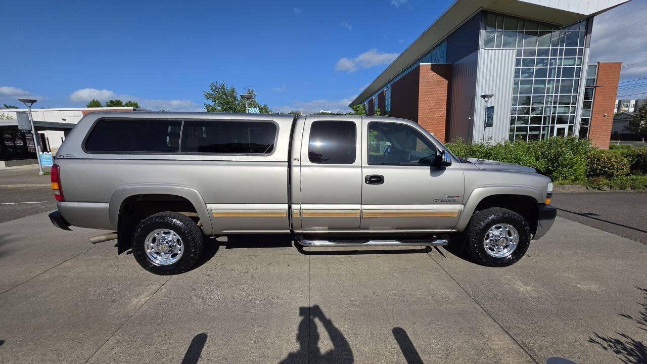 Used 2001 Chevrolet Silverado 2500 LT w/ Off-Road Skid Plate Pkg AWD/4WD image 4