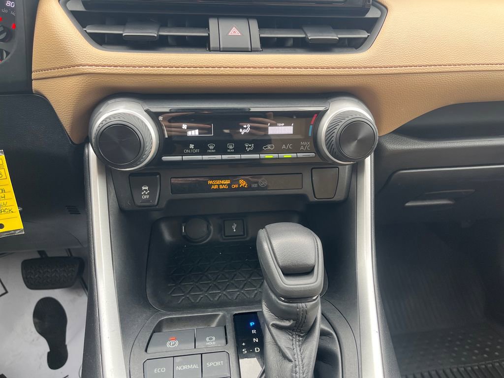 Certified 2021 Toyota RAV4 LE image 20