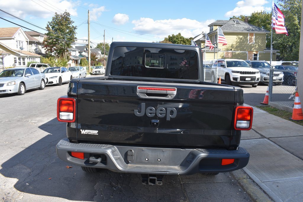 Used 2022 Jeep Gladiator Sport image 7